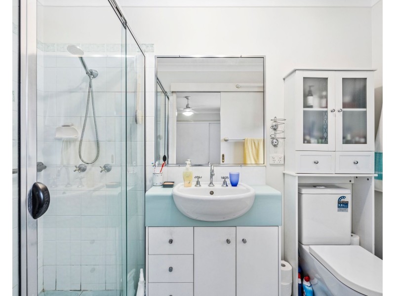 8 Silverpine Crescent, Oxenford QLD 4210