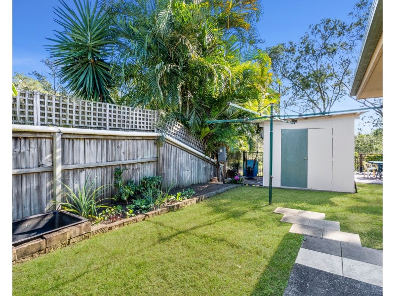 8 Silverpine Crescent, Oxenford QLD 4210