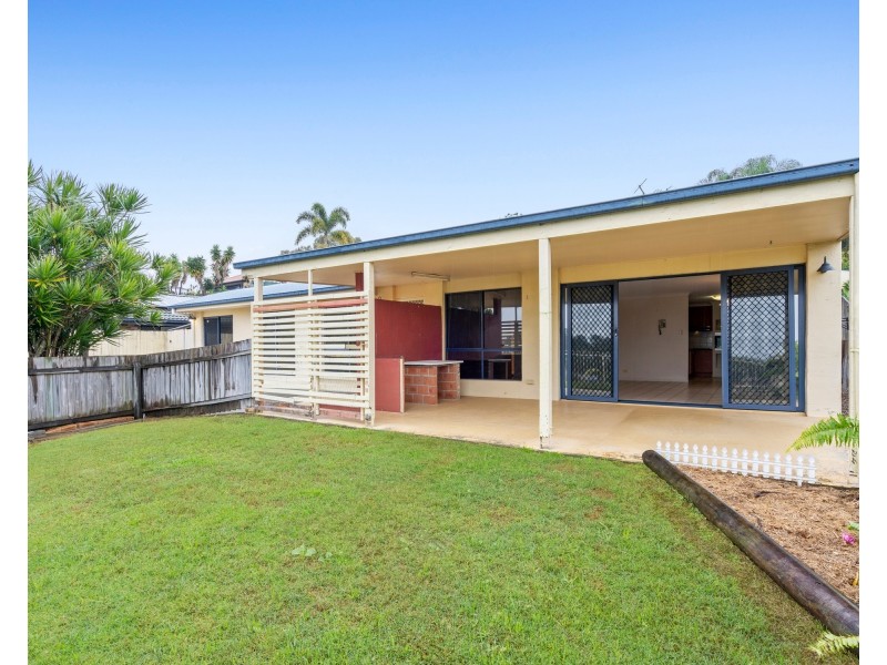 8 Kings Lane, Edens Landing QLD 4207