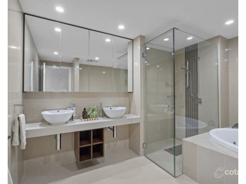 63/53 Darrambal Street, Chevron Island QLD 4217