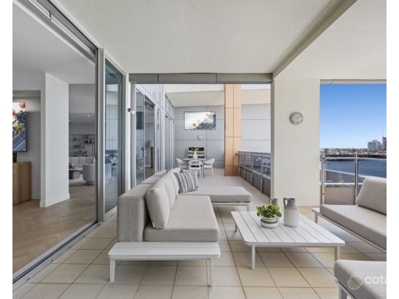 63/53 Darrambal Street, Chevron Island QLD 4217