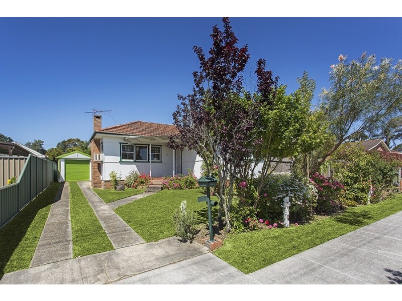 104 Banksia Avenue, Engadine NSW 2233