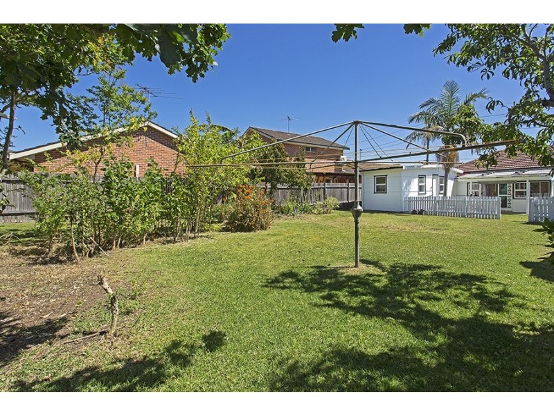 104 Banksia Avenue, Engadine NSW 2233