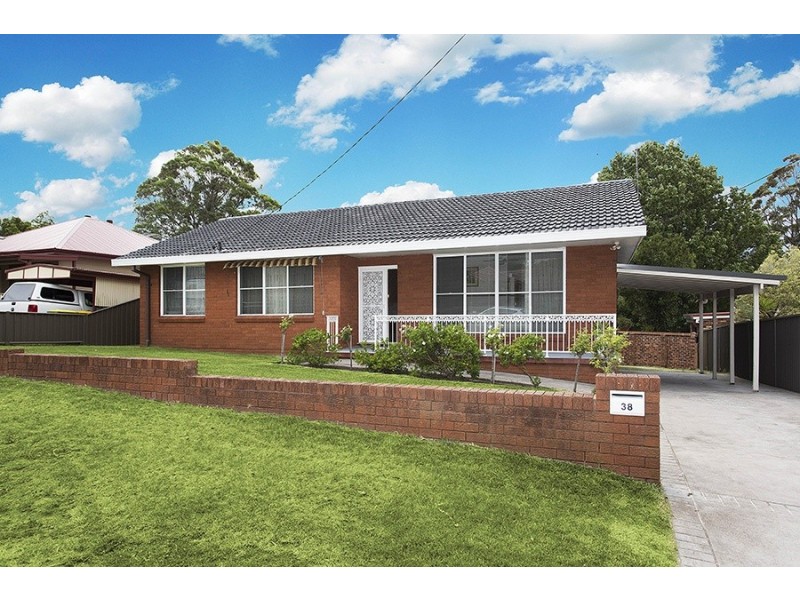 38 Parklands Ave, Heathcote NSW 2233