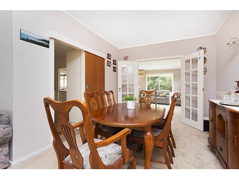 38 Parklands Ave, Heathcote NSW 2233