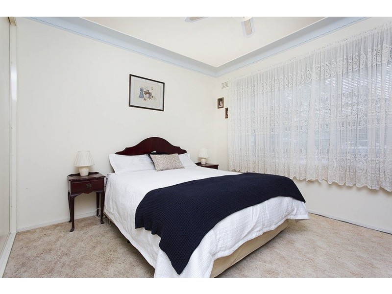 38 Parklands Ave, Heathcote NSW 2233