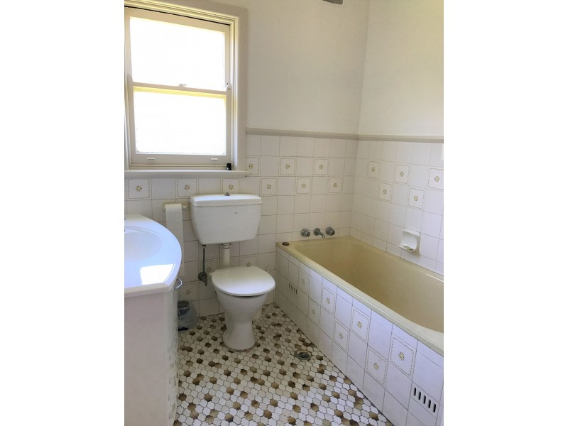 104 Banksia Avenue, Engadine NSW 2233