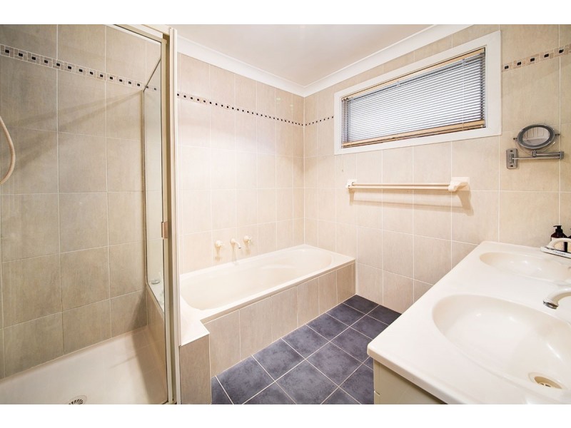 54 Laurina Ave, Yarrawarrah NSW 2233