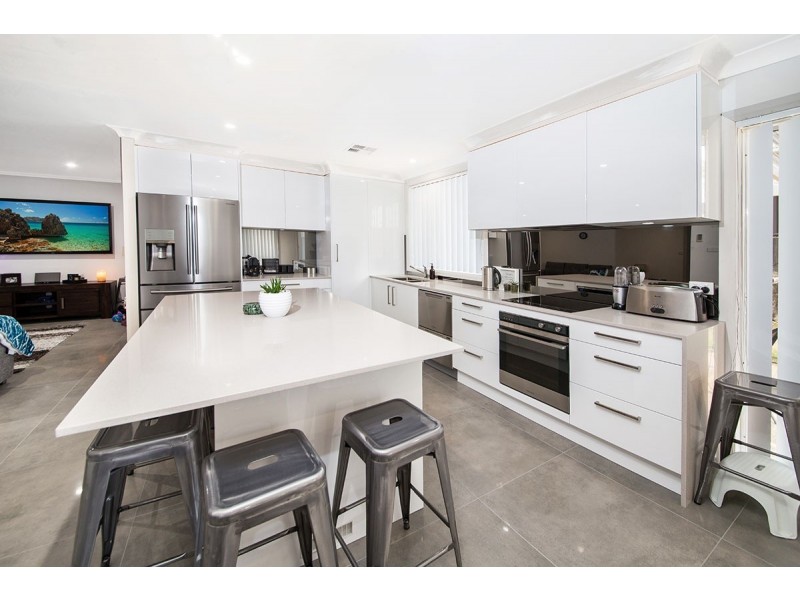 8 Mannikin Drive, Woronora Heights NSW 2233