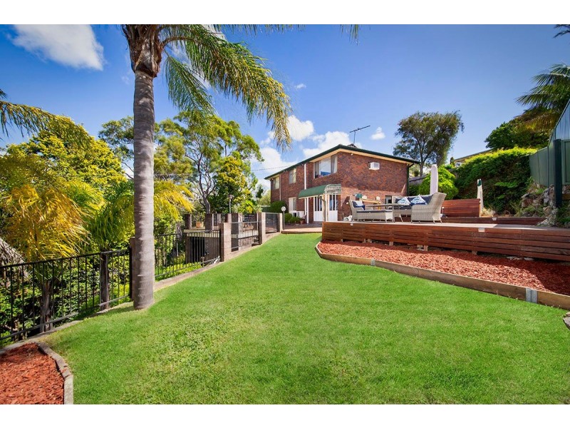 27 Dumbarton Place, Engadine NSW 2233