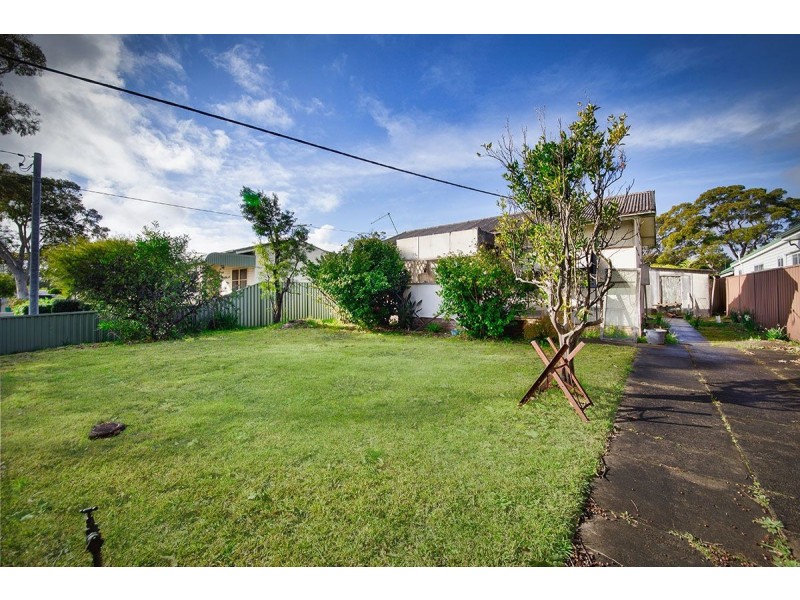 14 Martin Street, Heathcote NSW 2233