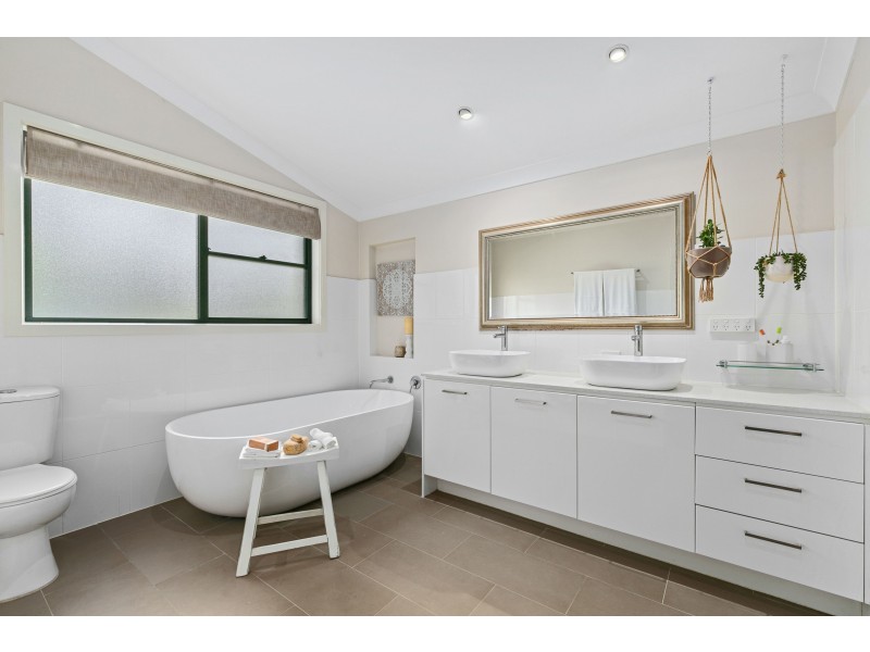 92 Ninth Avenue, Loftus NSW 2232