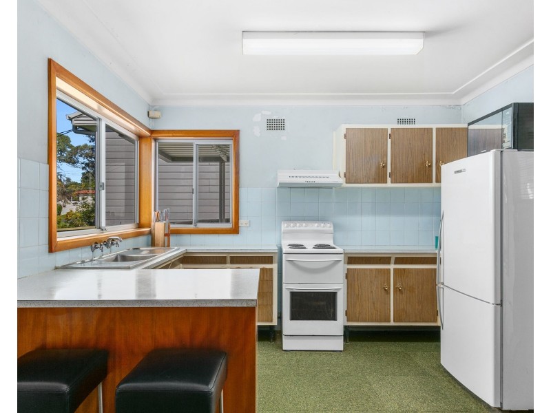 13 Poulter Avenue, Engadine NSW 2233