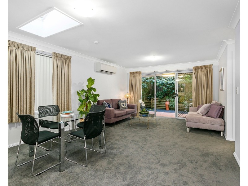 2/62-64 Old Bush Road, Yarrawarrah NSW 2233