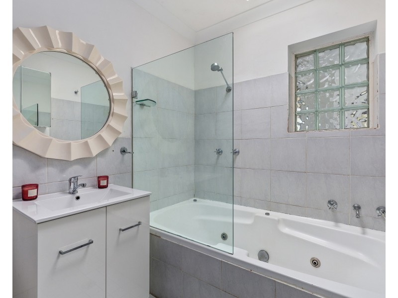 9 Wheatley Road, Yarrawarrah NSW 2233