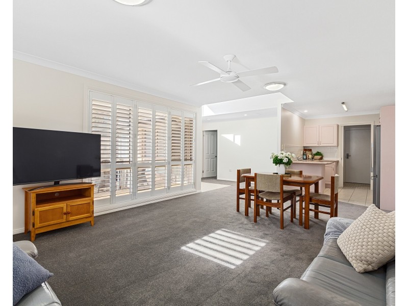4/30 Chipilly Ave, Engadine NSW 2233