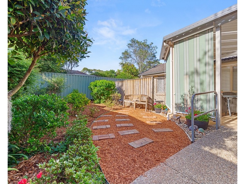 4/30 Chipilly Ave, Engadine NSW 2233