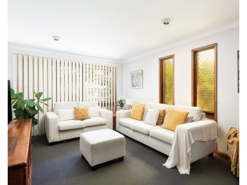 16 Old Bush Road, Yarrawarrah NSW 2233