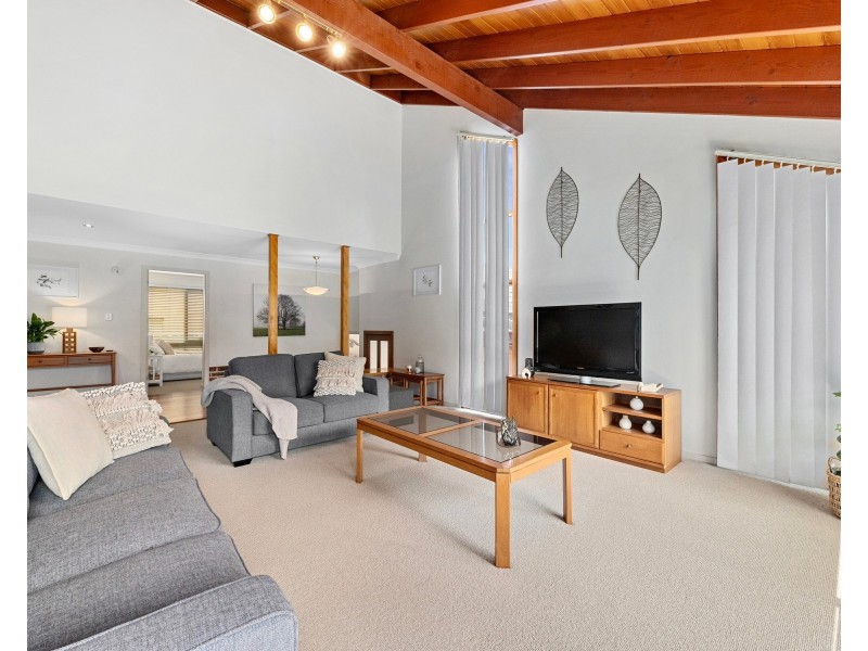 100 Warrangarree Drive, Woronora Heights NSW 2233