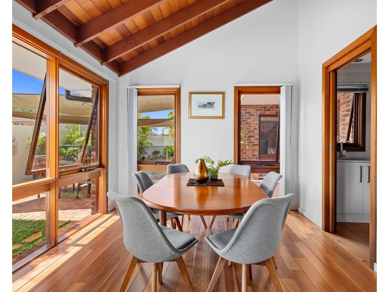 100 Warrangarree Drive, Woronora Heights NSW 2233