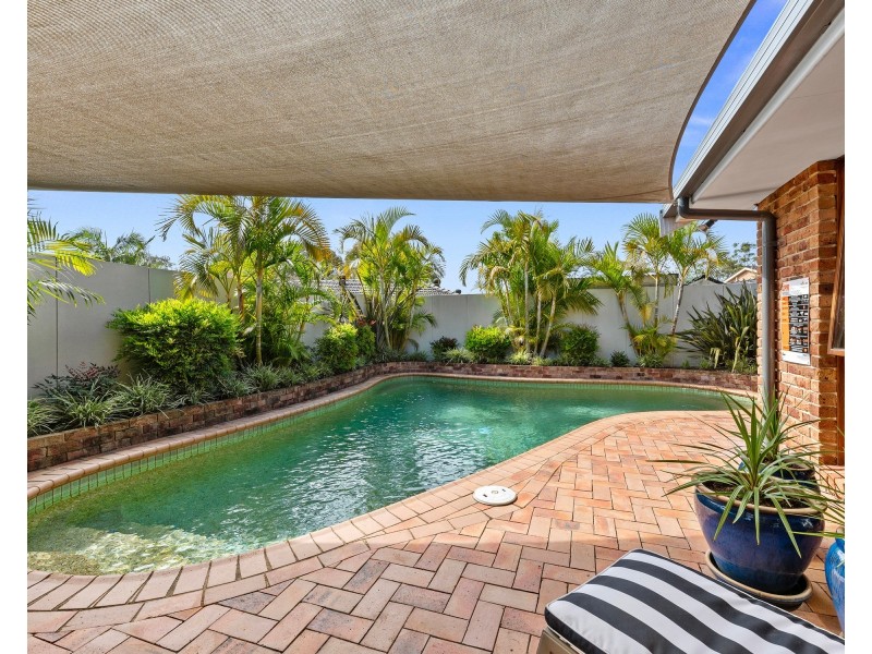 100 Warrangarree Drive, Woronora Heights NSW 2233