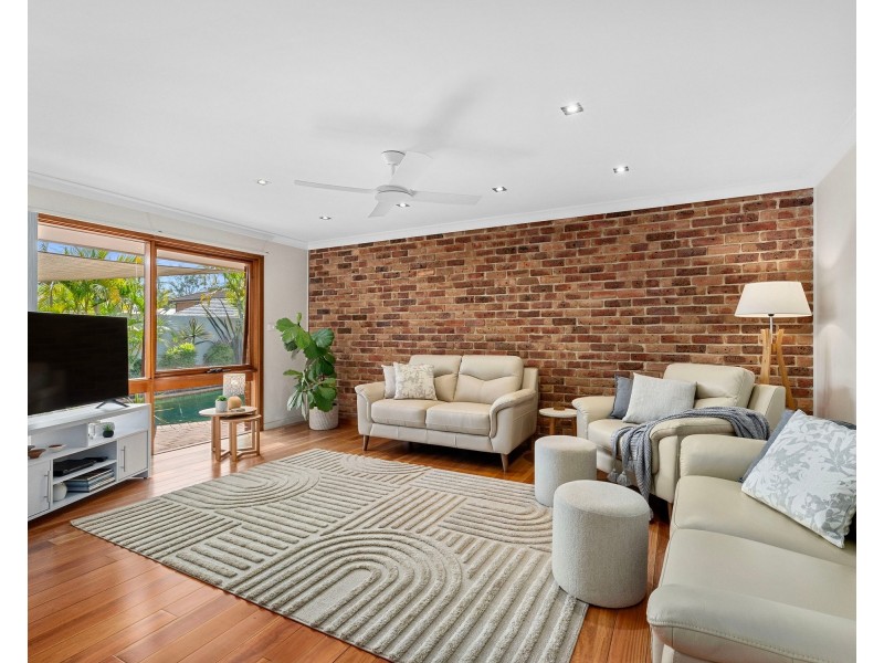 100 Warrangarree Drive, Woronora Heights NSW 2233