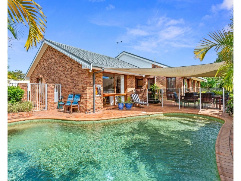 100 Warrangarree Drive, Woronora Heights NSW 2233