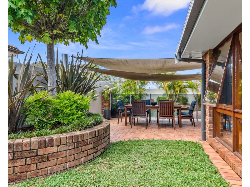 100 Warrangarree Drive, Woronora Heights NSW 2233