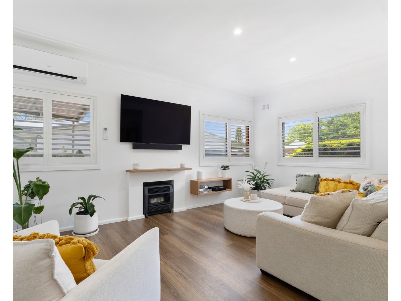 11 Strickland Street, Heathcote NSW 2233