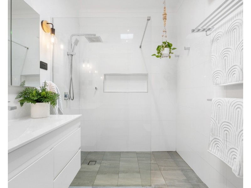 11 Strickland Street, Heathcote NSW 2233