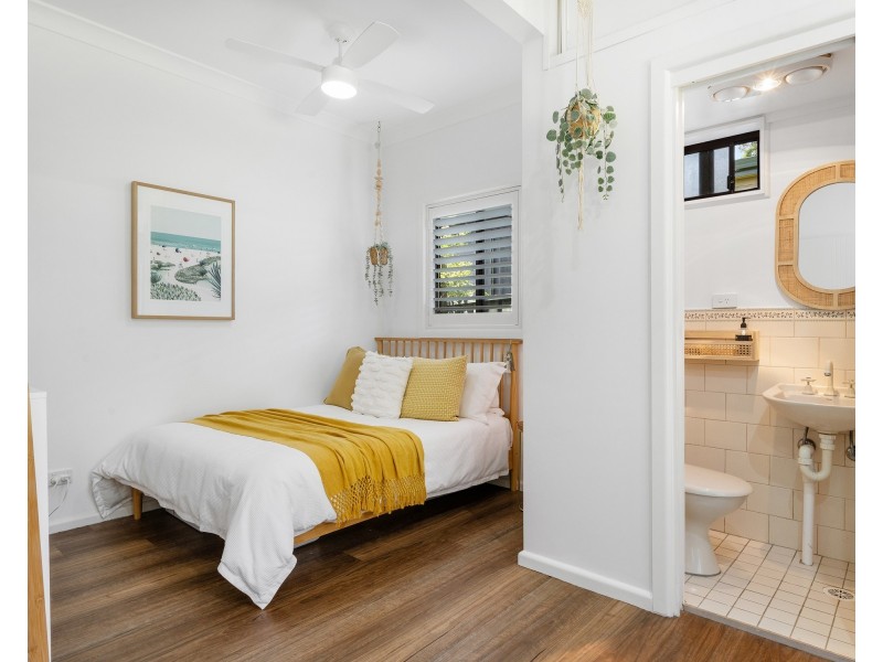 11 Strickland Street, Heathcote NSW 2233