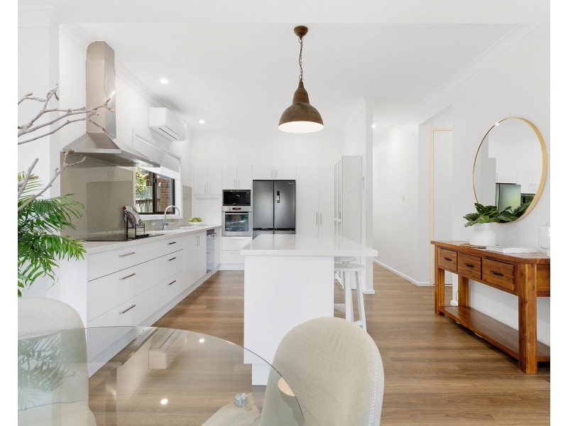 11 Strickland Street, Heathcote NSW 2233