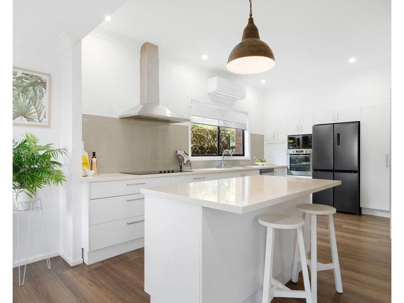 11 Strickland Street, Heathcote NSW 2233