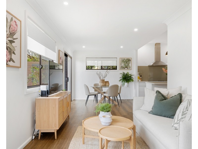 11 Strickland Street, Heathcote NSW 2233