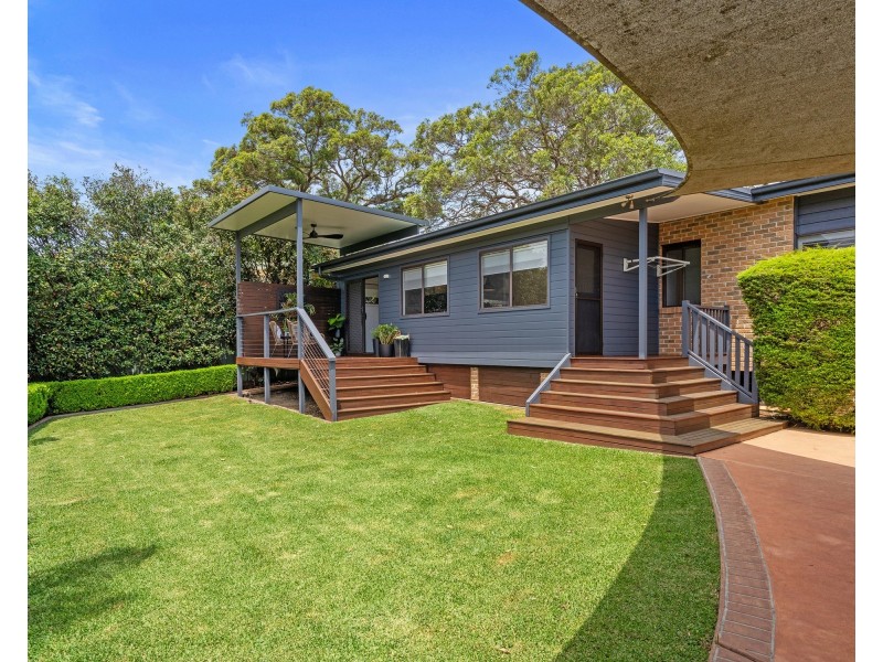 11 Strickland Street, Heathcote NSW 2233