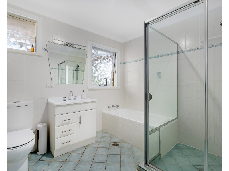 33 Laurina Avenue, Yarrawarrah NSW 2233