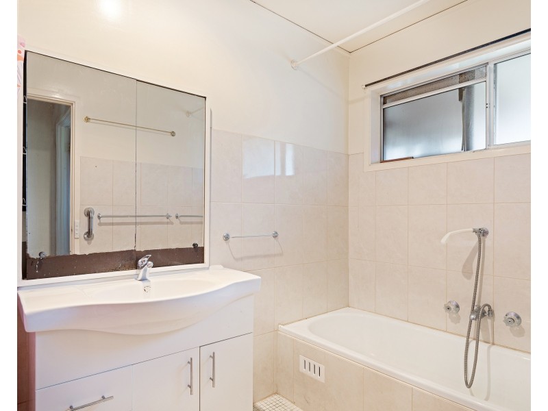 6 Thurlgona Road, Engadine NSW 2233