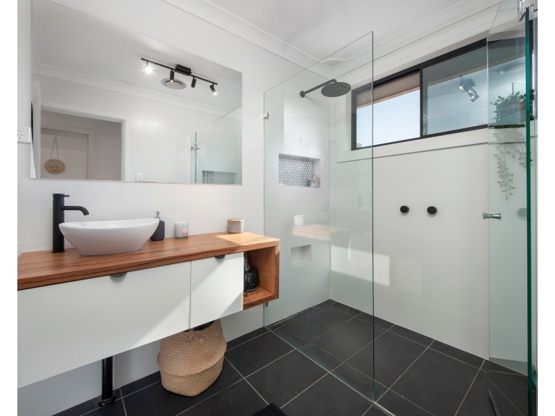 15 Sladden Road, Yarrawarrah NSW 2233