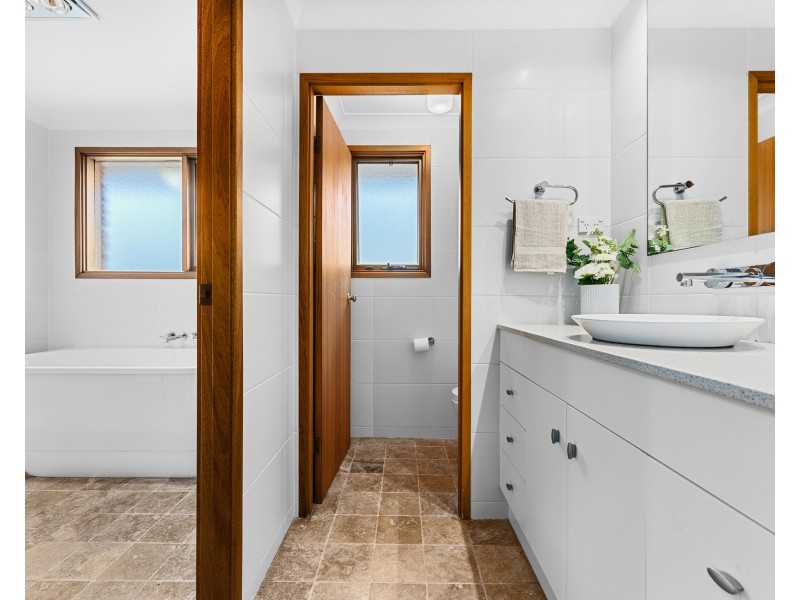 22 Albatross Crt, Woronora Heights NSW 2233