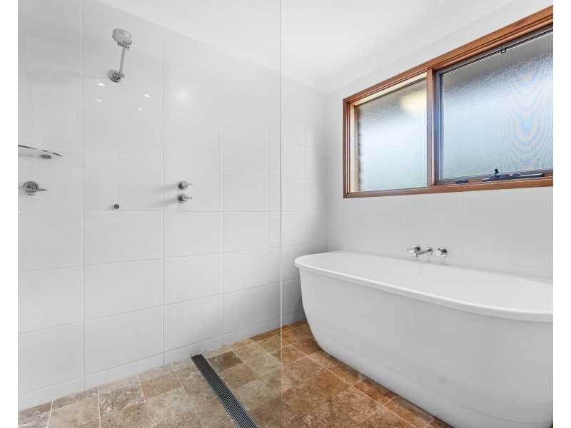 22 Albatross Crt, Woronora Heights NSW 2233