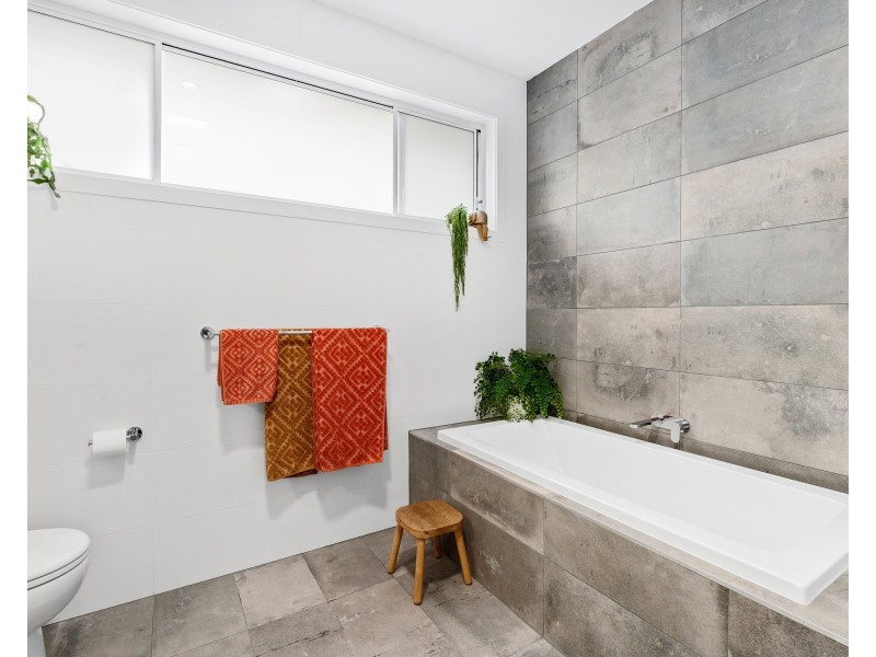 1A Chipilly Avenue, Engadine NSW 2233