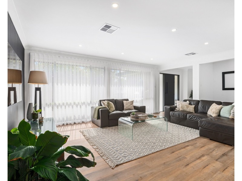 8 Kimbar Place, Yarrawarrah NSW 2233