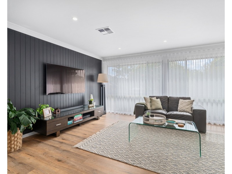 8 Kimbar Place, Yarrawarrah NSW 2233