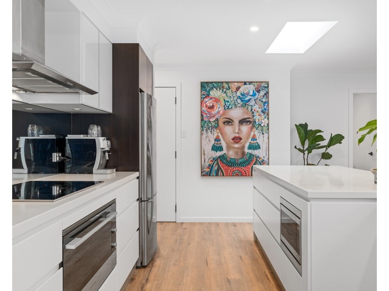 8 Kimbar Place, Yarrawarrah NSW 2233