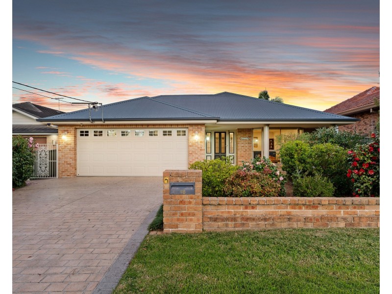 16 Cambrai Ave, Engadine NSW 2233