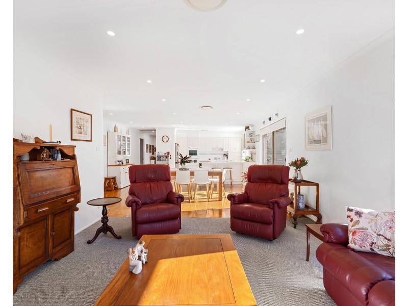 16 Cambrai Ave, Engadine NSW 2233