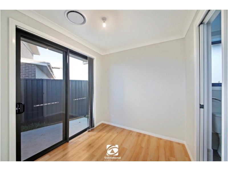 1/21 Bourne Ridge, Oran Park NSW 2570