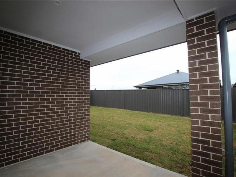 7 Lawrence Street, Oran Park NSW 2570