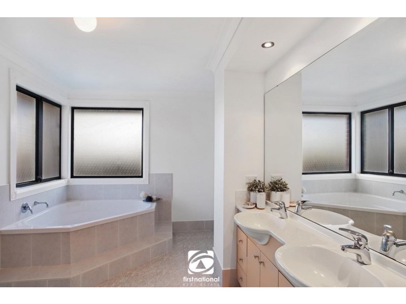 12 Oatley Circuit, Harrington Park NSW 2567