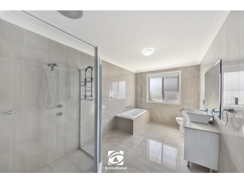 4 Gunn Way, Elderslie NSW 2570